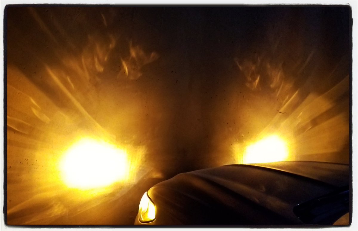 MattFrank's tweet image. Those are some angry looking headlights... #samsungs8 #cellpic