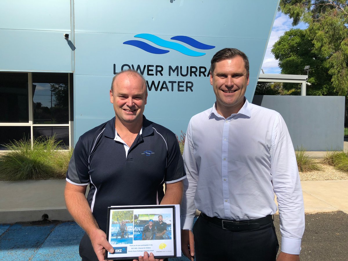 LowMurWater's tweet photo. Thanks to @jasonmarr07 from @ANZ_AU for presenting today our staff member Matt Wilson with a great picture as a reminder of when @DylanAlcott (Current #ausopen2018 men's wheelchair champion) was here in #Mildura raising funds for Chances for Children. https://t.co/QpNVpVx1uN