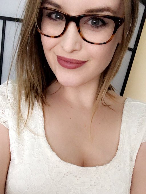 Ohai I&rsquo;m logging onto MFC now! https://t.co/ObdtK2Gcq7 https://t.co/SKsOAUhqeB<a href="/tag/onmfc"class="tags"><span>#onmfc</span></a>