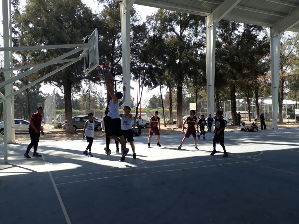 CelayaSIDEC's tweet image. #SidecEsDeporte

Muestran gran nivel cada uno de los equipos en la jornada 4 del torneo de básquetbol @CelayaSIDEC #LIEC #CONDEBA #CONADEMS 🏀🏆🏀, el cual se realiza todos los jueves en la Deportiva Miguel Alemán Valdés

@marcohgr