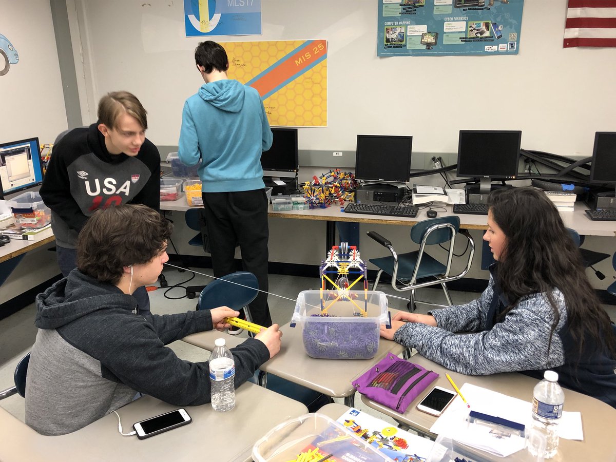 MrKretsch's tweet photo. Eagle engineers testing their block and tackle. #MHSS4Engineering https://t.co/zrDrNyZZRe