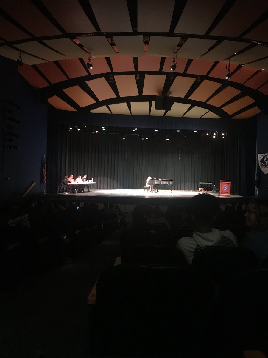 MrsHarrisLCB's tweet photo. Enjoying the amazing talents! #betheU #lcb @lcbirdprincipal #oneCCPS https://t.co/bfgT98mtpG