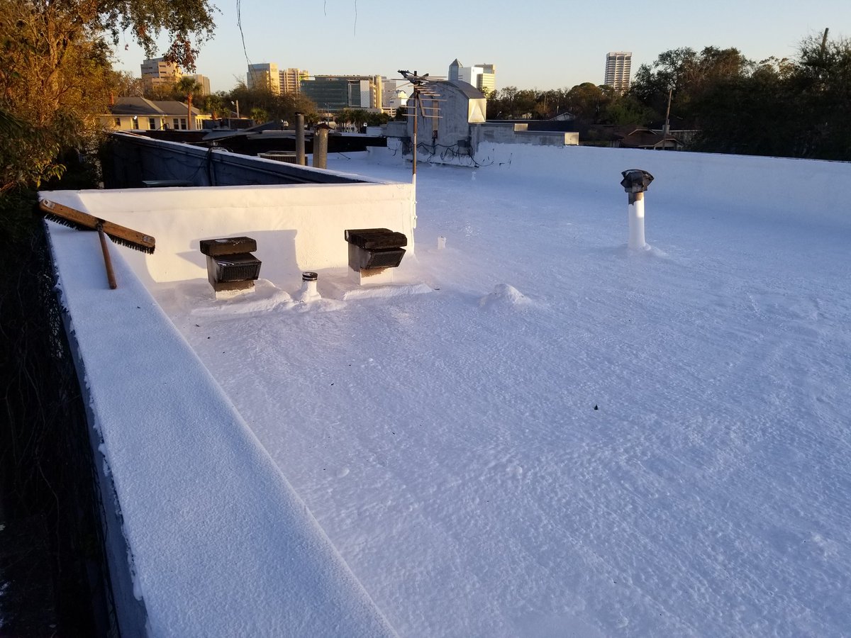 AllProRoofing1's tweet photo. It's like snow in #Florida with @PolyglassUSA PB95 over foam #beforeandafter for @estreetcafe #grandopening 
Even Hurricane Irma couldn't stop that! https://t.co/q7Cju7PNLm