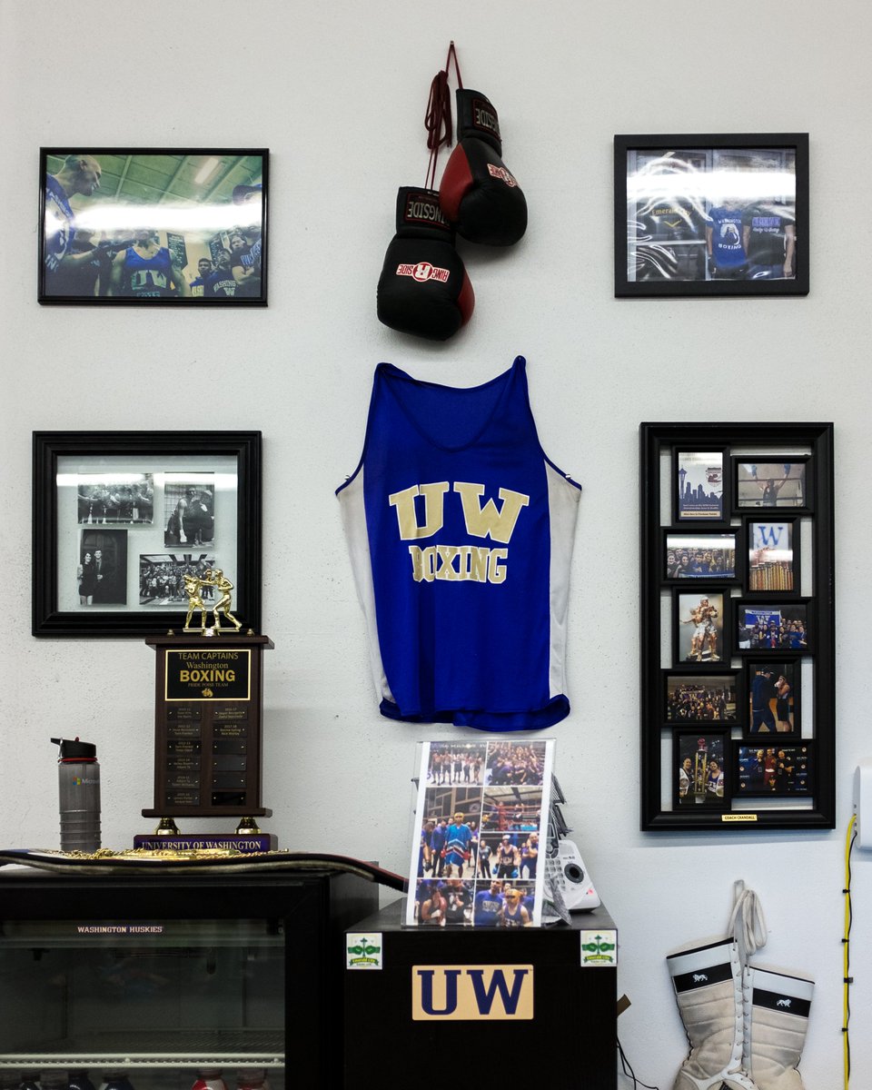 JeffScottShaw's tweet photo. Best of luck to the UW Husky Boxing team this weekend representing Washington at the regional Golden Gloves tournament in #Vegas
#HuskyBoxing #WomensBoxing #EmeraldCityBoxingGym #BadassWomen #GoldenGloves @goldenglovesboxing #Seattle #EmeraldCityBoxing https://t.co/mf4ErJtqYu
