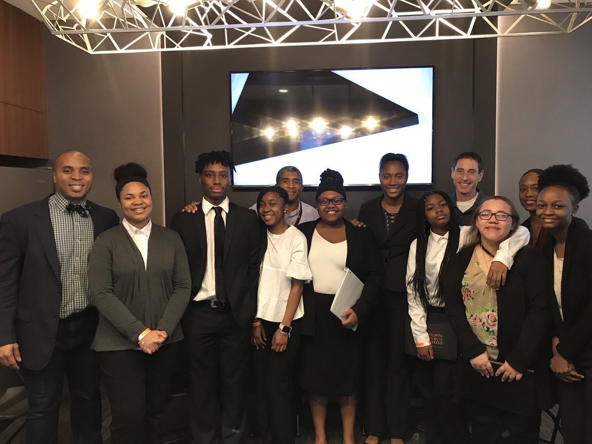 BTWYoungLifeATL's tweet photo. Say 👋🏽 2018 WestsideAmbassadors! Students frm @APSWashington n @KIPPMAC intrvwd/were hired on the spot 2 wrk at @MBStadium - glad we cld train thm 4 the opp in prtnrshp w/Gifted Edctn Fndtn! Salute: Schl Cnslrs n @BlankFoundation #ThriveThursday 😊
#YoungLife #ItTakesAVilllage https://t.co/SfesrfMxEI