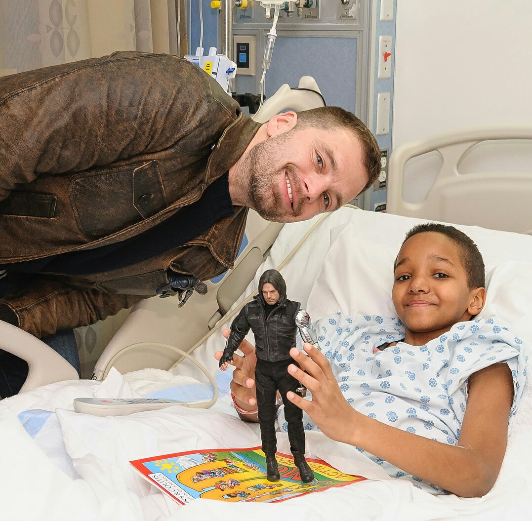 DoritosDoCevans's tweet photo. Tom Holland e Sabastian Stan estão  passando na sua timeline pra mostrar o verdadeiro significado de ser um super herói https://t.co/7mIoHlVv75
