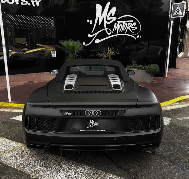 MOTIVATIONDAlLY's tweet photo. Triple black R8 ⬛️ https://t.co/bO4frezHlS
