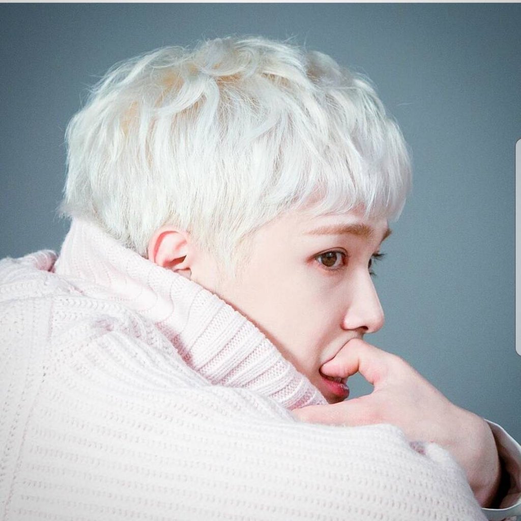 fancy960213's tweet photo. 🐷🐷男孩生日快乐哦💗
생일 축하합니다 🎂 이훙기 #skullhong #LeeHongGi https://t.co/TPf5M7Evm4