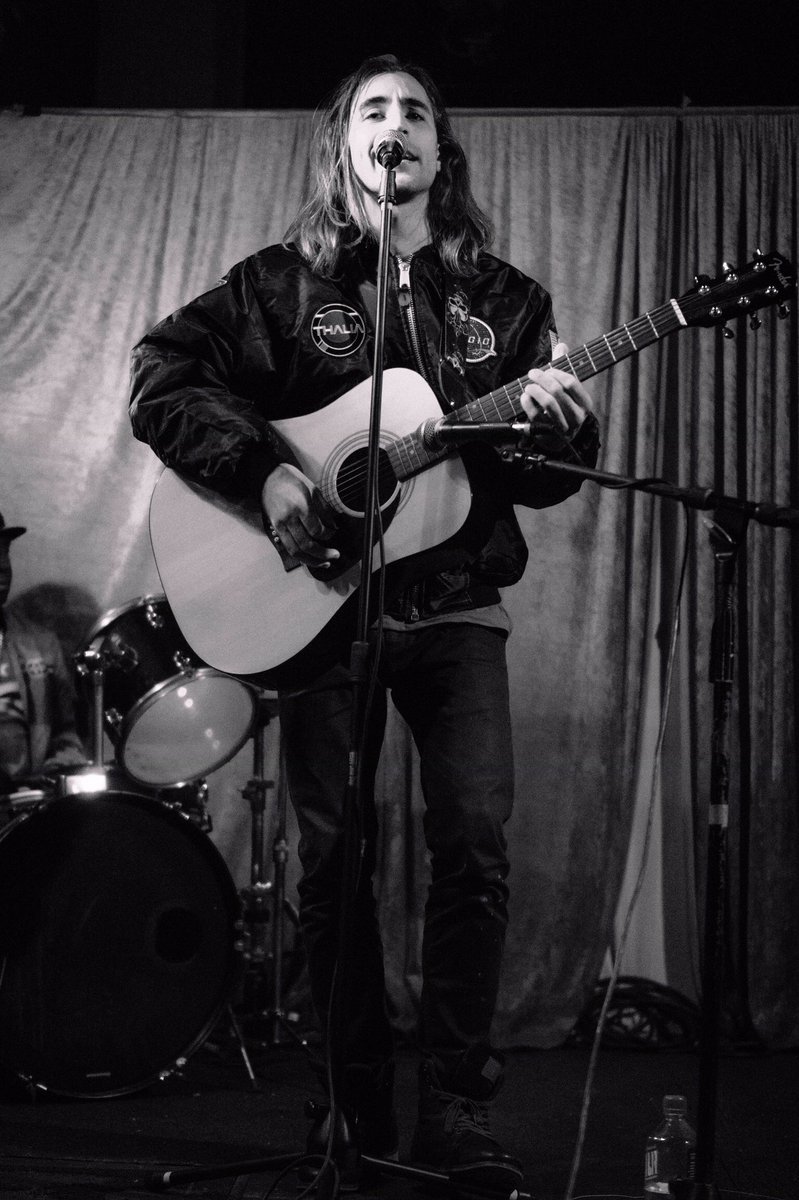 titansilva24's tweet photo. Awesome show at the Lexington Bar in DTLA S/O to Nick Mastrolia 📷 s/o to @Rafse7en for inviting me and s/o to the best people who came to see me perform #Titán #titanlux #silverrider #spring #coming https://t.co/FTeKE5Jyus