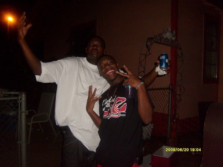 moneybaggboo's tweet photo. Miss my nigga dmac a real friend going to love you like a brother #longlivedmac https://t.co/ElneXzL2uQ