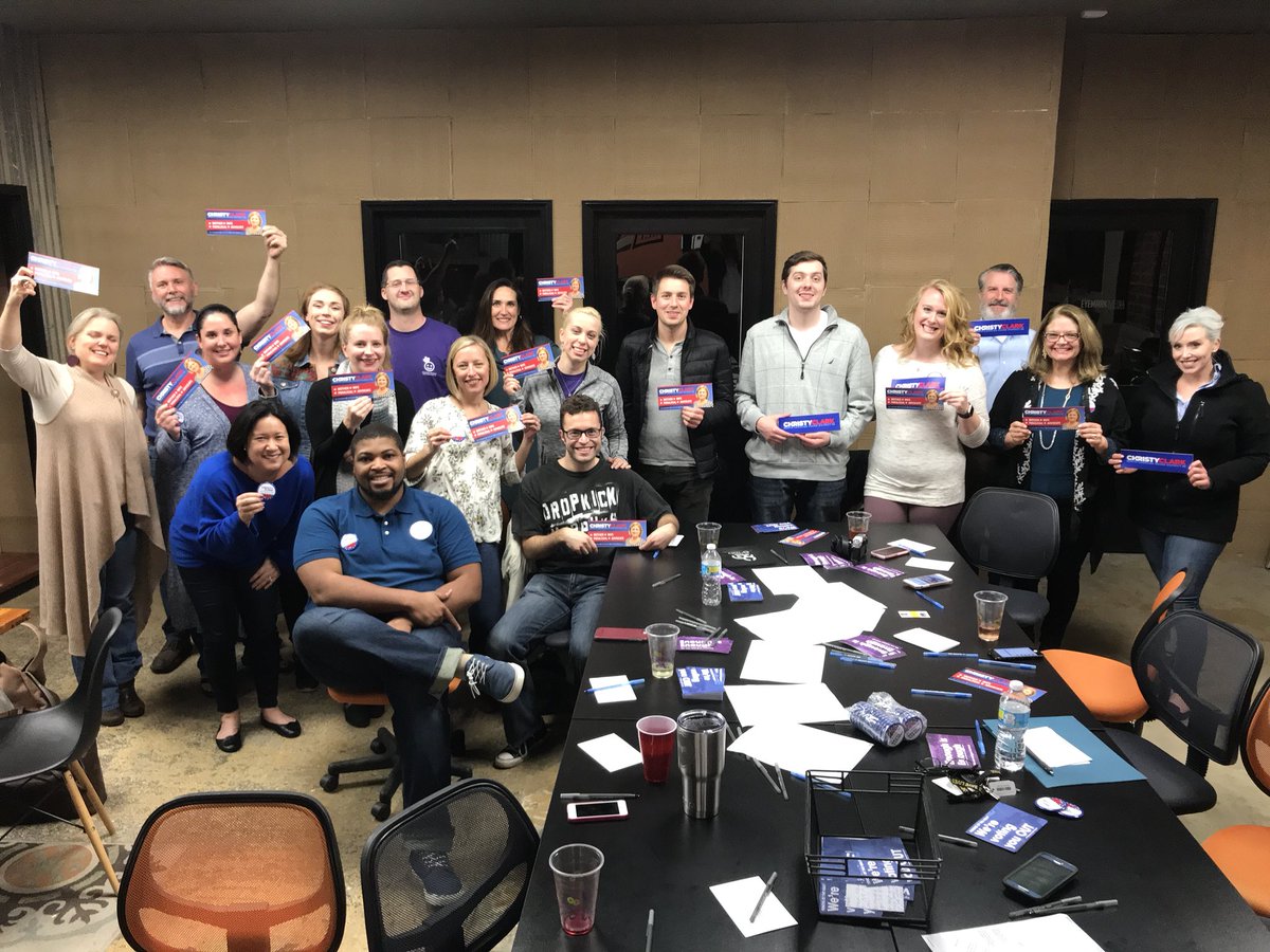 ChrisClark5000's tweet photo. @PatCothamMeck @DemsofNorthMeck @ChristyClarkNC @OnTheFrogSide @HPruess Meanwhile, I found some @ChristyClarkNC supporters at the @CharlotteHumans meeting at @c3lab_charlotte! https://t.co/rI6z5KT1ec