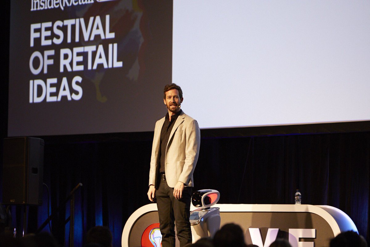 AdvancingRetail's tweet photo. Thanks so much @InsideRetaiLive 
@AdvancingRetail @sterlinghawkins said it was great to be at #retailweekau lighting up innovation &amp; creating the future of commerce w/ @Sanbot_Robot 
⚡️🤖⚡️
#future is here! 🔥
#insideretaillive #IRLive #Australia 🇦🇺
#FestivalofRetailIdeas https://t.co/CXZPmpeDeF