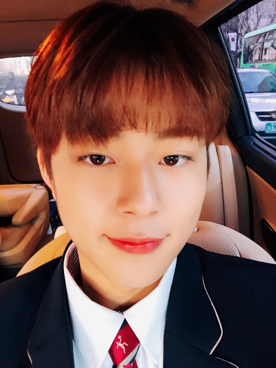 CUBE_YOOSEONHO's tweet photo. [#유선호] 학교 다녀오겠습니다😂☀️💕 https://t.co/LY6iDOjPL0