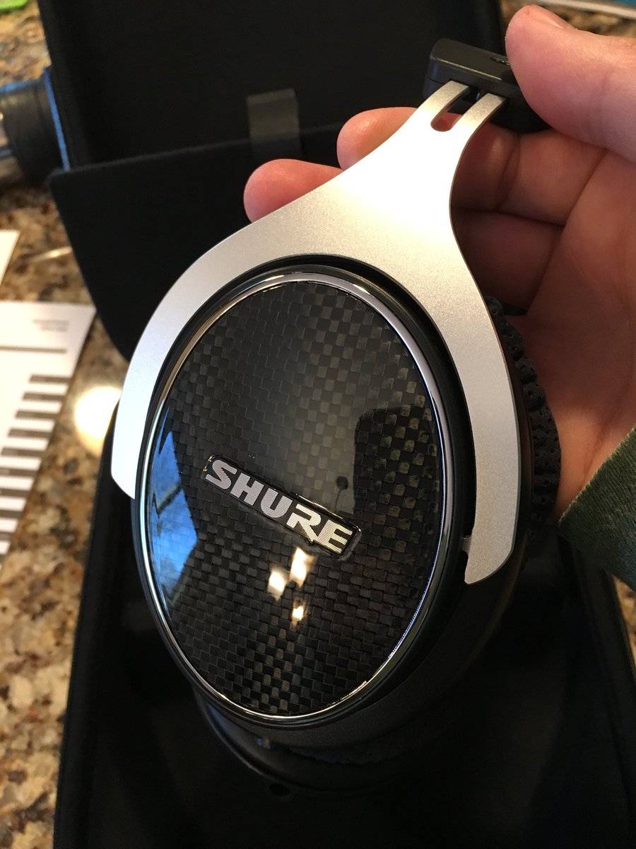 4secG30's tweet photo. The depth, separation, clarity, like nothing I’ve ever heard. Time to re-listen to my entire library. Wow! #shure #eargoggles https://t.co/YCFDqRBpOP