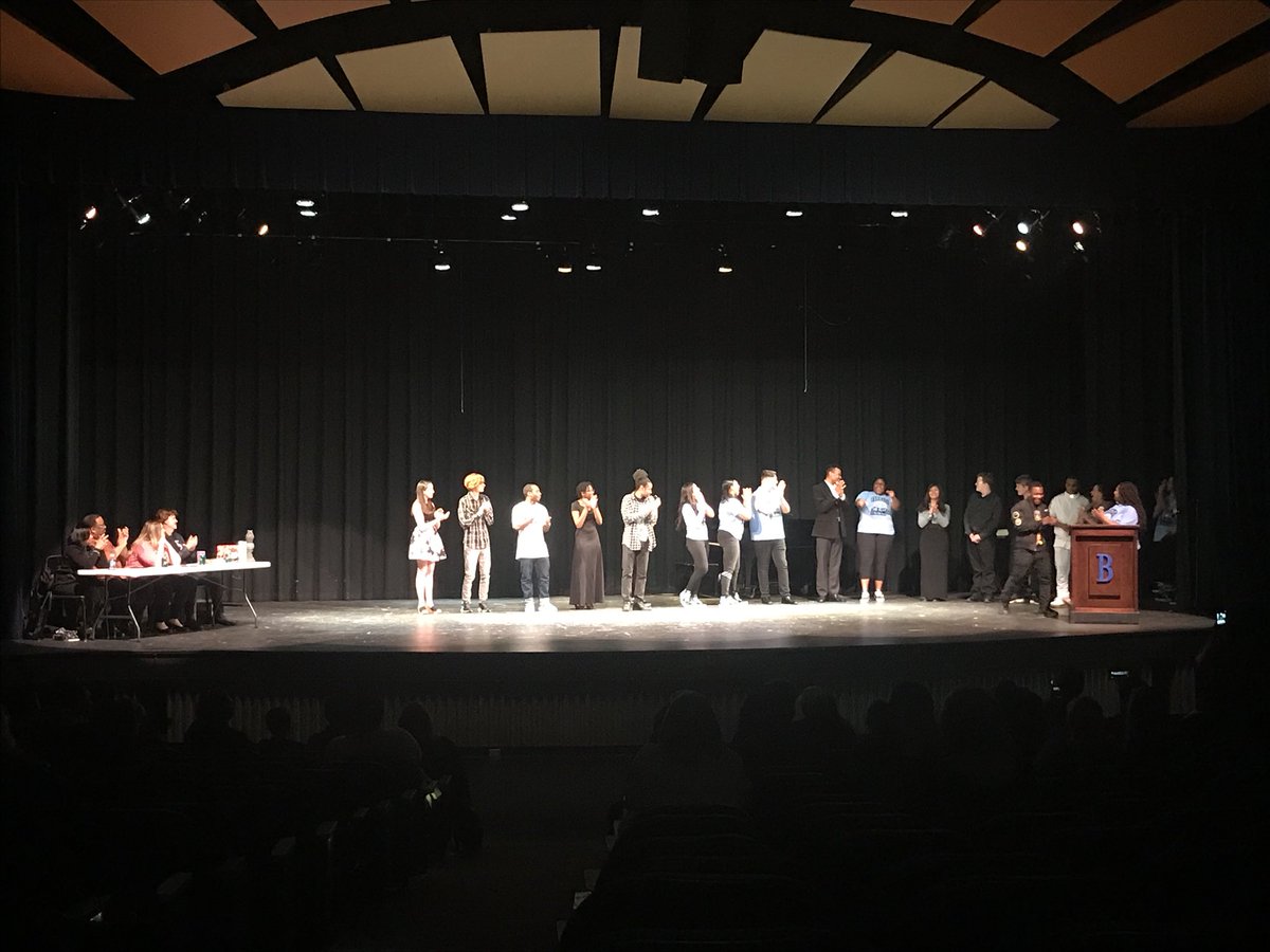 MrsHarrisLCB's tweet photo. What a great job to all the performers!! Enjoyed the show!! #lcbsgottalent #betheu #oneCCPS https://t.co/Weczej1Azt