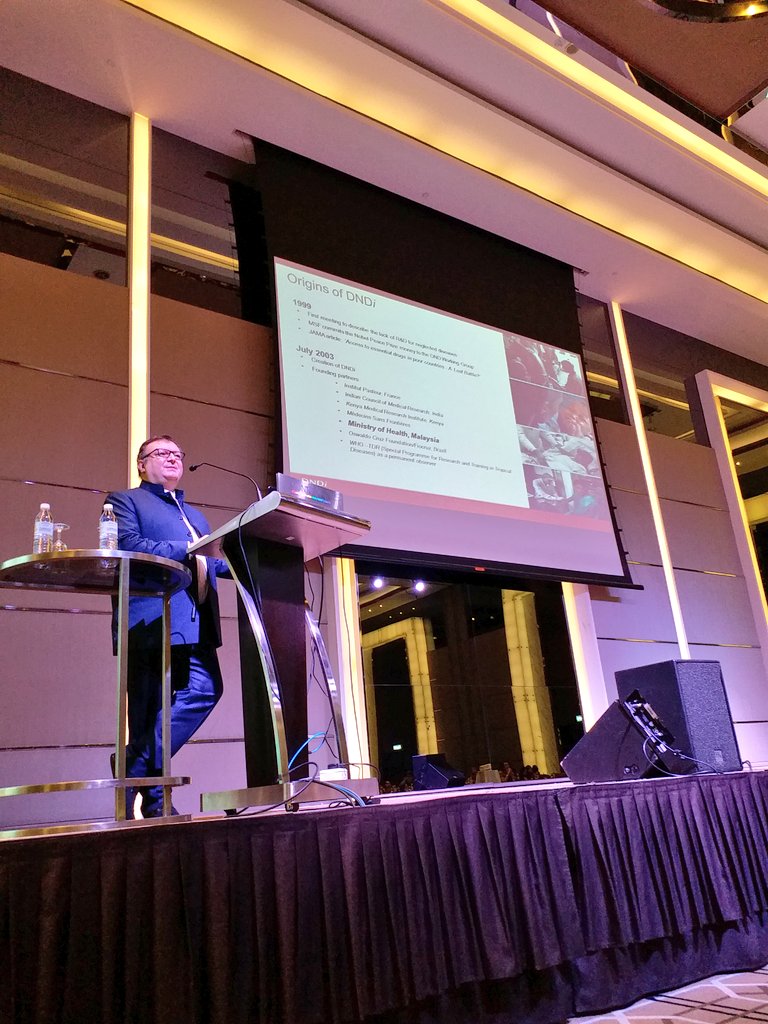 Expert Talk: guest Mr Francois Simon, #ClinicalTrial Lead Paediatric  HIV/HCV from @DNDi
takes the podium. A very insightful perspective of clinical study design, learnings and implementation. #patientneeds #protocoldesign
@KKMPutrajaya @ClinicalRsrchMY