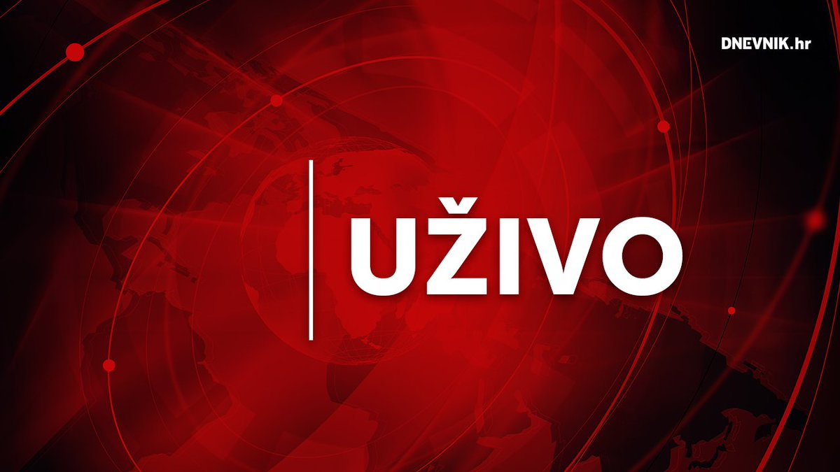 DNEVNIKhr's tweet photo. #UŽIVO na portalu #dnevnikhr pratite kaos u #Sabor-u: #Bulj zalijepio flaster na usta, #Panenić prasnuo u smijeh, #Pernar poručio da su se naoružali slatkišima. Više na https://t.co/HXOgq3OvfY. https://t.co/CPdAru8a8L