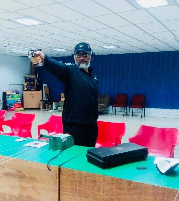 JKR_Offl's tweet photo. Exclusive: Thala Ajith Kumar Spotted practising for #TamilNaduChampionships #Thala #10mts #AirPistol.
#Viswasam https://t.co/XXQjc2fcfn