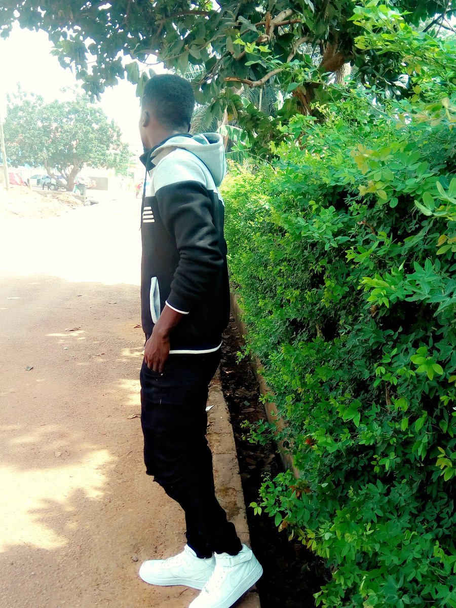 thenana_agyeman's tweet image. Am +1 today.. Happy birthday to myself.. #flowkingdom  
NP: 🎧 @FlowkingStone #HappyBirthday song❤❤❤