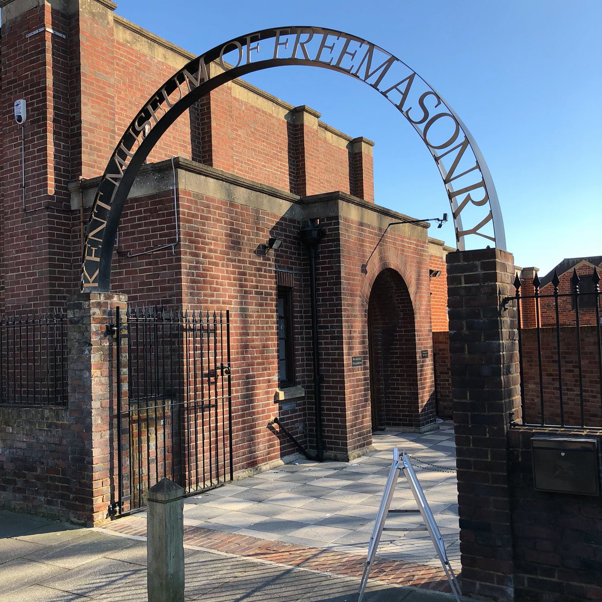 If you’re ever in #Canterbury, do take time to visit the excellent #Kent #museum of #Freemasonry! Our brother John popped in last week &amp; learnt a great deal!

kentmuseumoffreemasonry.org.uk