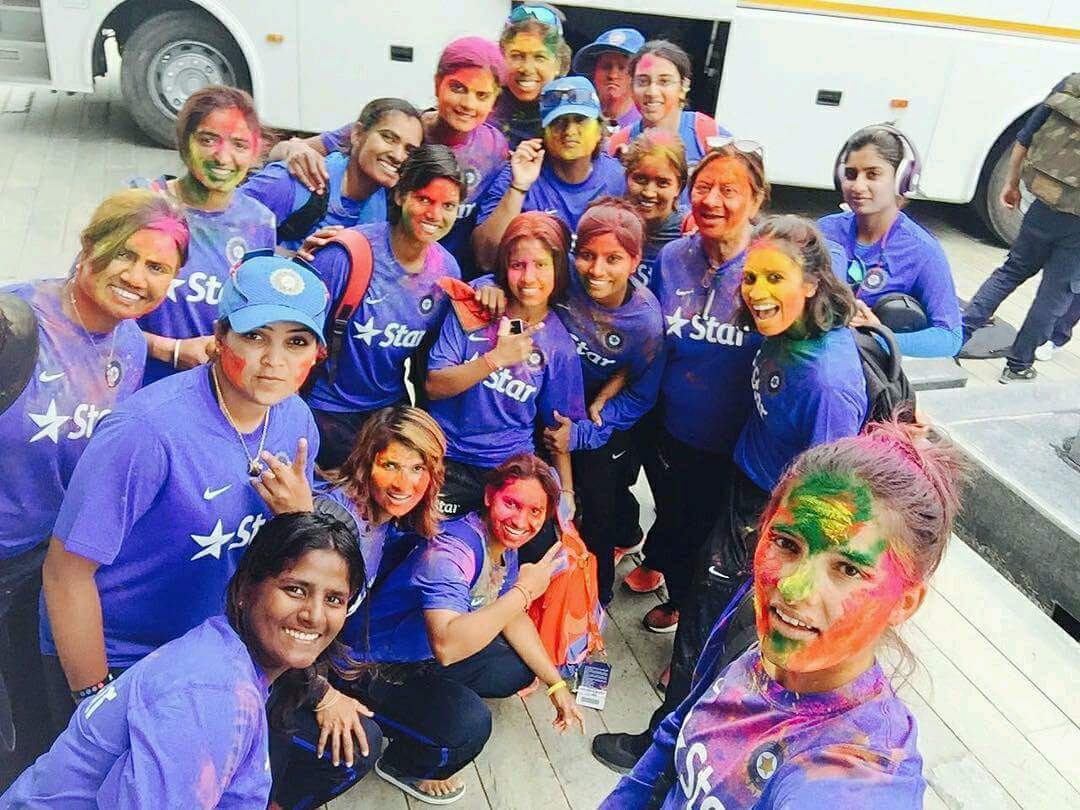 MithaliRaj03_fc's tweet photo. Happy Holi To All !!
Have A Colorful Life To You And Your Family Members.
By Mithali Raj Fan Club
#Throwback_Pic
@M_Raj03 https://t.co/JfhteIogVG