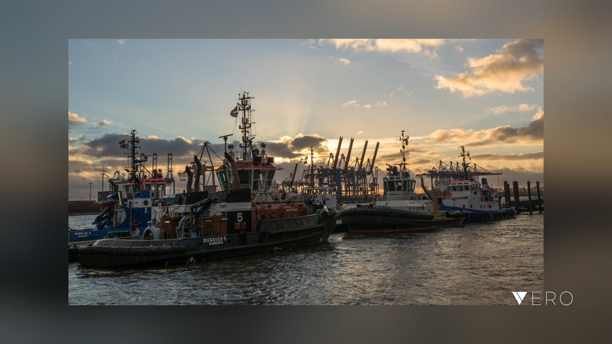 Curbie80's tweet photo. Hamburg Harbor
.
.
.
.
.
#nikon #landscape #landscape_photograhpy #dusk #sundown #sky #skyporn #harbor #hafen #Hamburg #hamburgmeineperle #hamburgerhafen #kutter #schlepper #container @VeroTrueSocial https://t.co/QTrRw4bQuS
