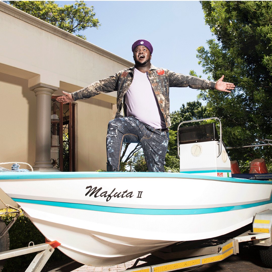 TheFostas's tweet photo. Titanic 2 loading… Starring the People’s Side Bae, featuring Boity as Rosina. Coming soon thanks to @OLX_ZA and selling unwanted items for extra cash. #LiveYourBestLife #SetYourselfEconomicallyFree https://t.co/srIOr9EJ4j