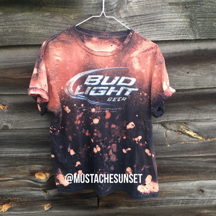 mustachesunset's tweet photo. We added some new pieces to our shop! Check em out! 
‼️ LINK IN BIO! ‼️
#etsy #vintageshowandsell #vintage https://t.co/v5qAo7HPxA