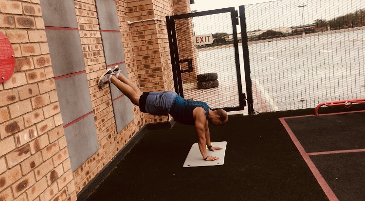 audas_vanschoor's tweet photo. Quitting is the easy way out, but it doesn’t produce anything of value, and ends up leading to a habit of quitting that can haunt you for a lifetime
#HereToCreate #Avsfitness #Adidas #Workit #Functionalyard #MarchwithAvs #Avs1000Calories #Functionaltraining #Gym #WeAreAvsfitness https://t.co/8c5alShaVa