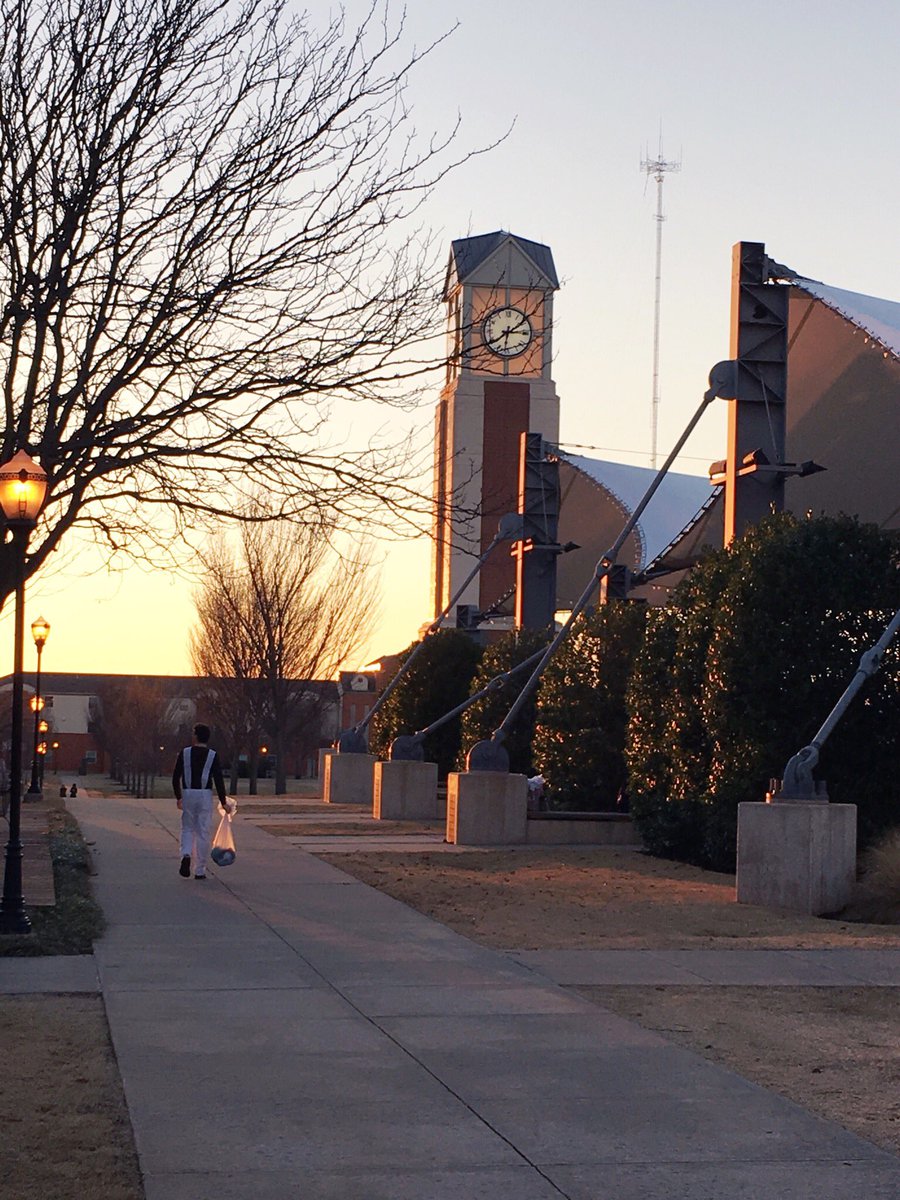 OC_admissions's tweet image. ‘Twas the night before #OCSpringVisit...
See you TOMORROW!!! 🎉💃🙌👍🦅👏🤗🕺