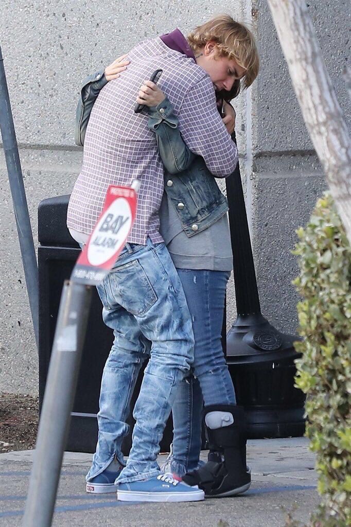 Kaudrew_'s tweet photo. Eu nasci para enaltecer Justin com a Pattie https://t.co/lWJy5CO92W