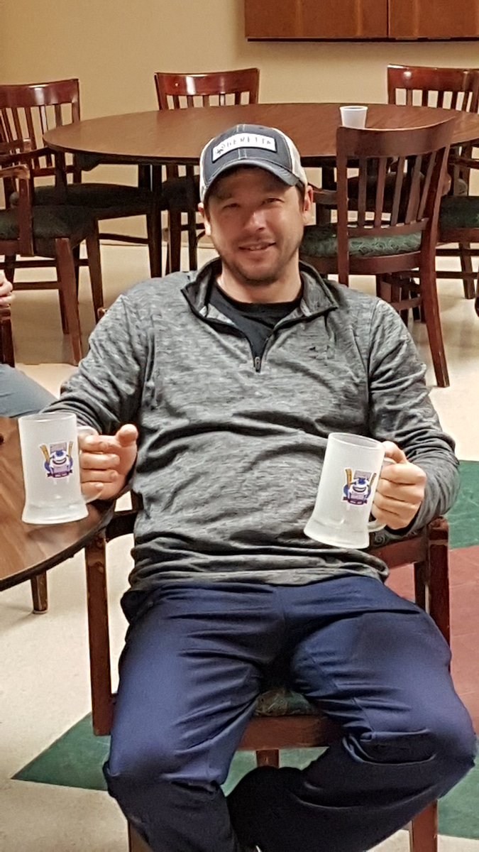 Thof_25's tweet photo. 3rd prize winner of the mugs @hurryhardbeer @Triplebogey #drinktowin https://t.co/opvND3auHo