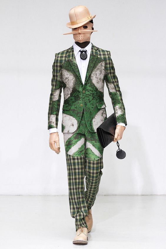 Totally in love with this suit @waltervanbeirendonck or #waltervanbeirendonck where to find?