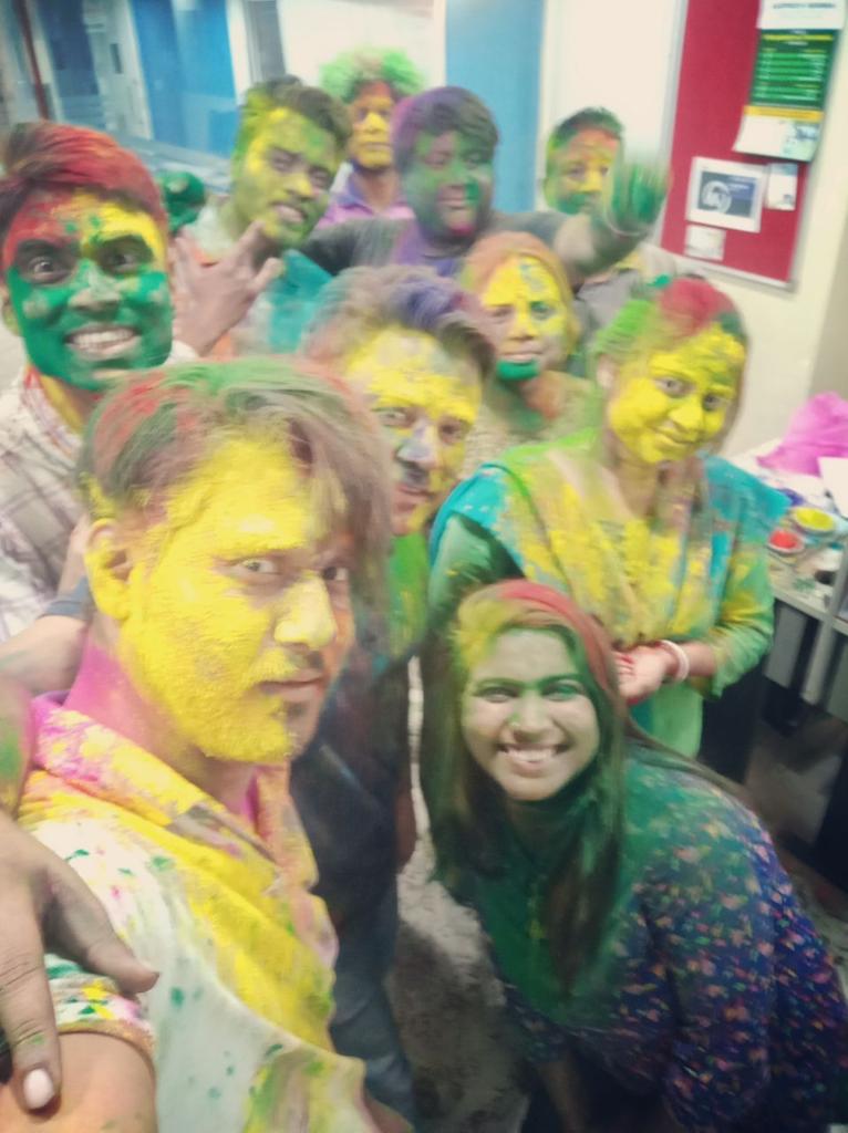 927BigFmGuw's tweet photo. Wish you a very happy holi...
#Holi #FullOfColours #Celebration
@927BIGFM @MJShubhankar @RjAaliya @AMRITAGUHA @RupanMazumdar1 @kaushikdboss @twit_ruma @ItsSuranjan https://t.co/Oa9nKj9vCZ