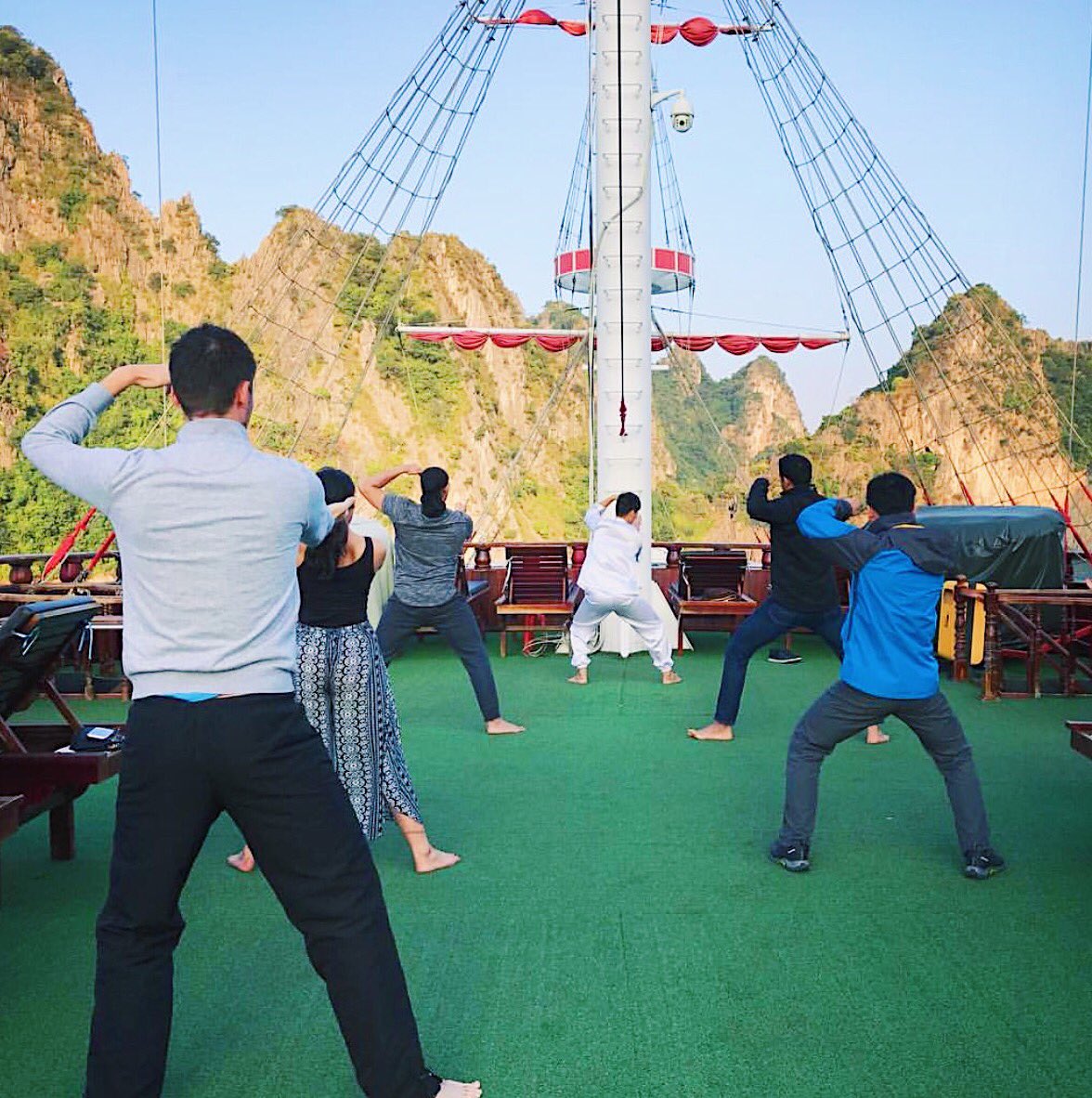 JVFCruise's tweet photo. A morning person? Come &amp; join Tai Chi class before heading to get your breakfast!
#jvfcruise #justveryfun #HalongBay #Vietnam #TaiChi #morning https://t.co/fLZaRTrJyq