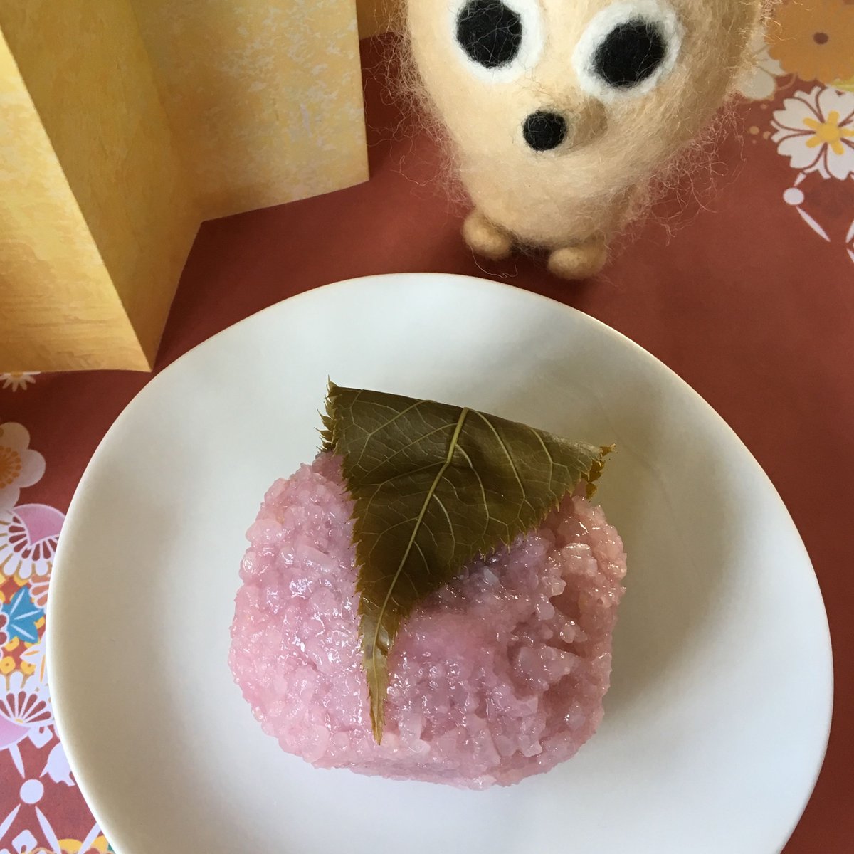 coatibreak's tweet photo. 明日はひな祭りだね！（ボクは男の子だけど・・・）

#ひなまつり #桃の節句 #桜餅 #さくら餅 #ひなまつりごはん #スイーツ #コーティーブレイク #休憩中 #休憩 #ブレイクタイム #ひと息 #ゆるキャラ #コーティー #coati #kawaii #japan https://t.co/S7u7axKUU6