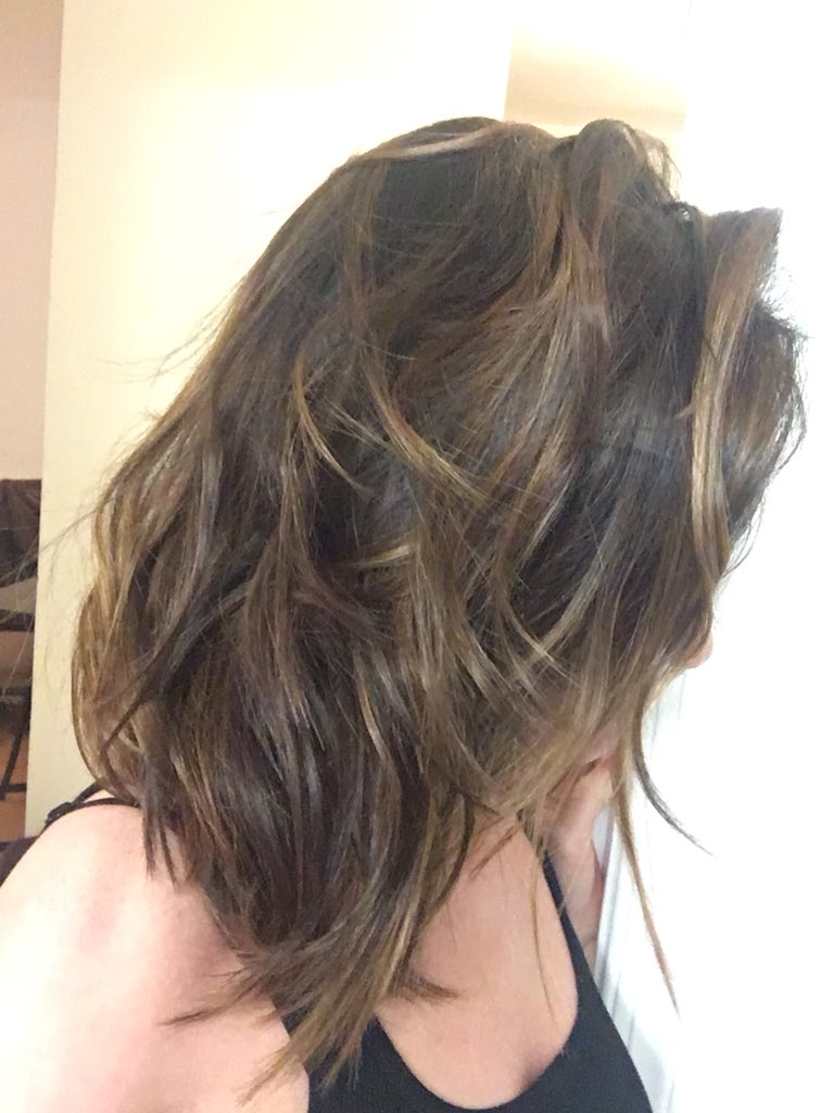 Ashley Pratte Oates (@ashpratte) on Twitter photo Another great hair appt with the amazingly talented <a href="/AskAmandaMoran/">Amanda Moran</a> <a href="/StyleMeBar/">-StyleMeBar-</a> ๐๐ปโโ๏ธ๐๐ป Another great hair appt with the amazingly talented <a href="/AskAmandaMoran/">Amanda Moran</a> <a href="/StyleMeBar/">-StyleMeBar-</a> ๐๐ปโโ๏ธ๐๐ป