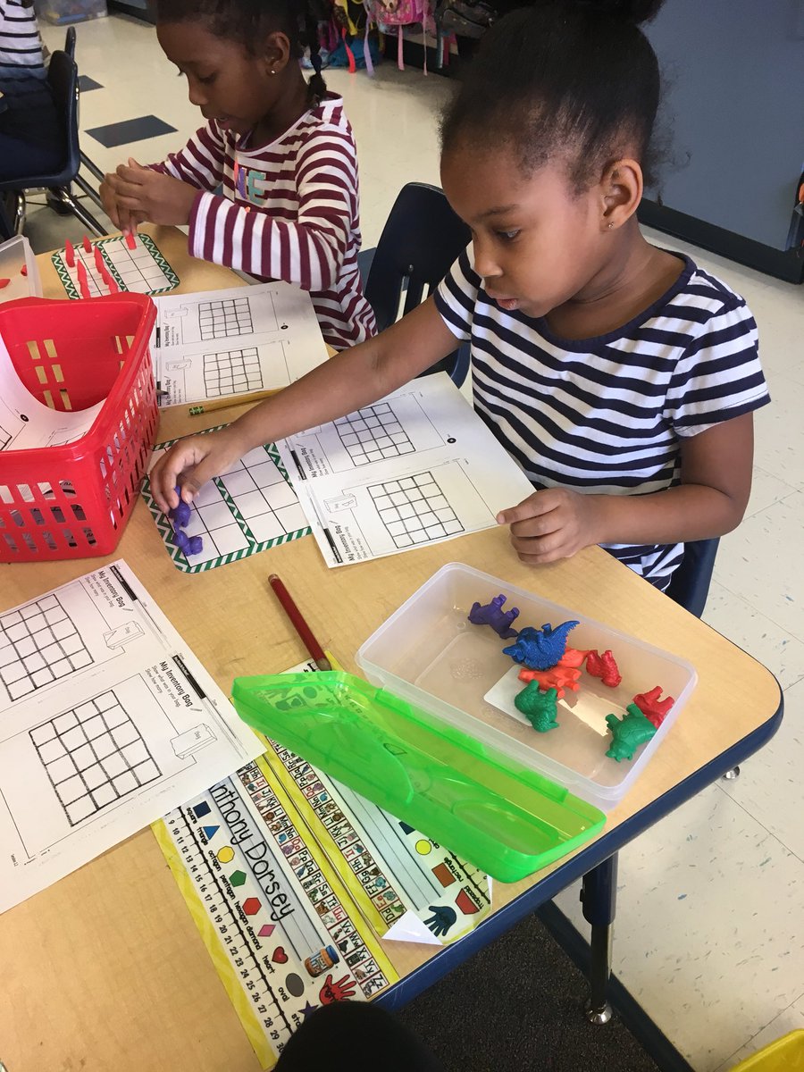 cottrell_mm's tweet photo. Using inventory bags to count large quantities! #mcwpln @McWhorterES https://t.co/Dn7EdaOoVX