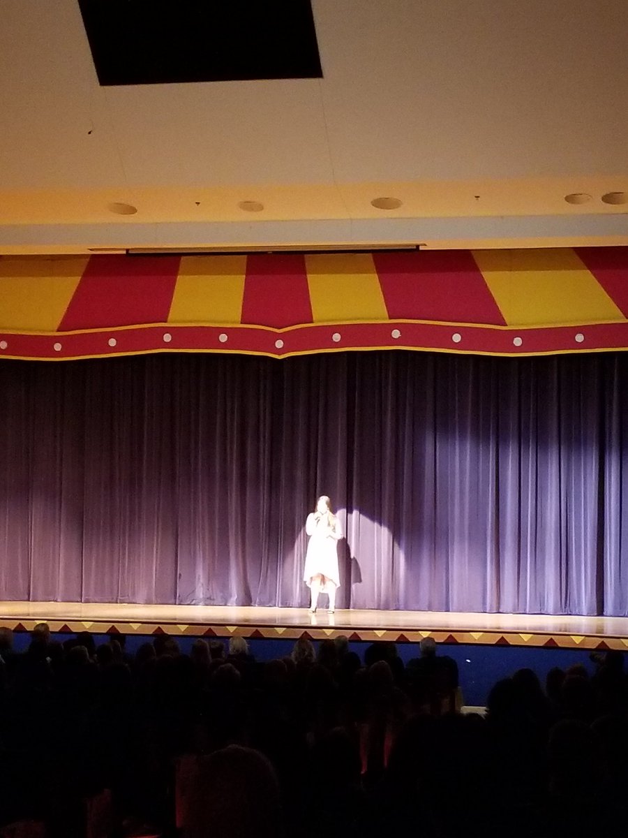 MsSwartwood's tweet photo. @FMHSCestlaVie &amp; @Jessica_Hayeong killing it at @FMRosettes Spring Show!! Thanks for having us!! https://t.co/2B48F3kkjH