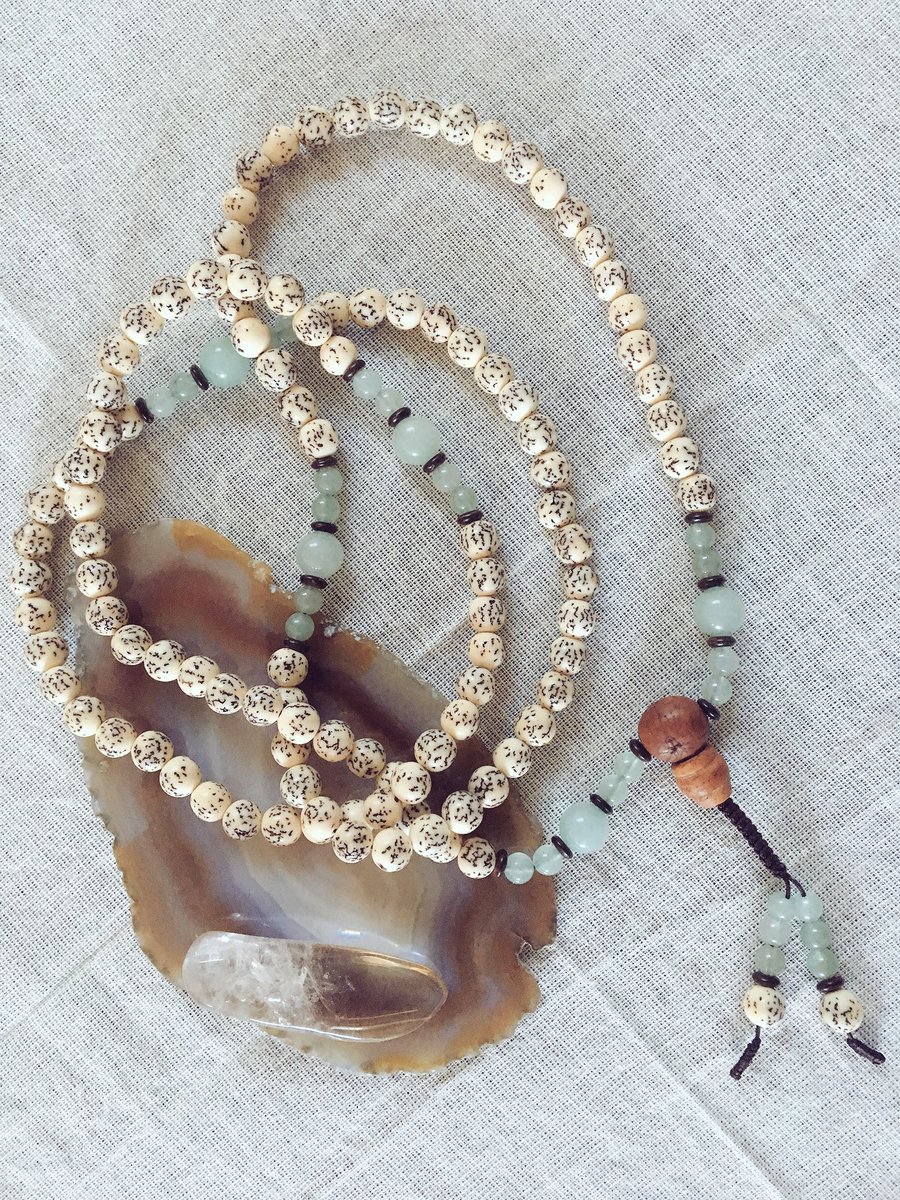_Chi_Me_'s tweet photo. Harmony and growth #mala -Salwag seed, light jade and #boddhi seed brings calm to the mind and energizes the #soul #meditation #yoga #mindfulness #zen #innerpeace #crystalhealing #wellness #focus #handmadejewelry https://t.co/rQxHvkjevj