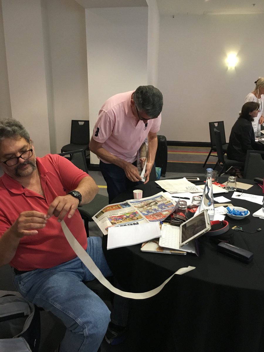 MyLearningTweet's tweet photo. Giant drop & amazing digital race underway...competition is fierce and can hear a pin drop in here! #futurelearnaus https://t.co/o8L85DdqWu