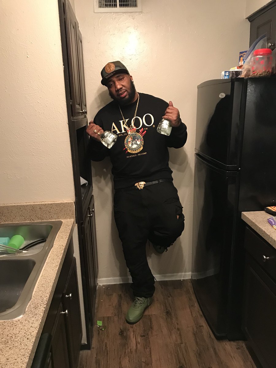 HBTMC's tweet photo. @AKOOCLOTHING @Patron @Versace @Nike #SponserMe 👀👀 https://t.co/6Hlr0yS0uq