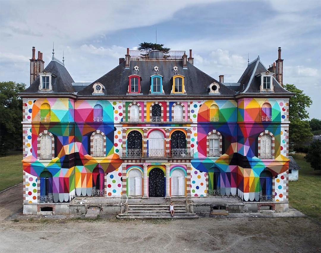 GHo_95's tweet photo. Okuda's latest project at a 19th century chateau in France. Okuda is well known for his immersive interventions that give forgotten spaces new life as large-scale graffiti havens.
Look similar to Detorit's Heidelberg Project?
@BE_DIY 
https://t.co/VhFmt6kldQ https://t.co/zi6fSVAwdx