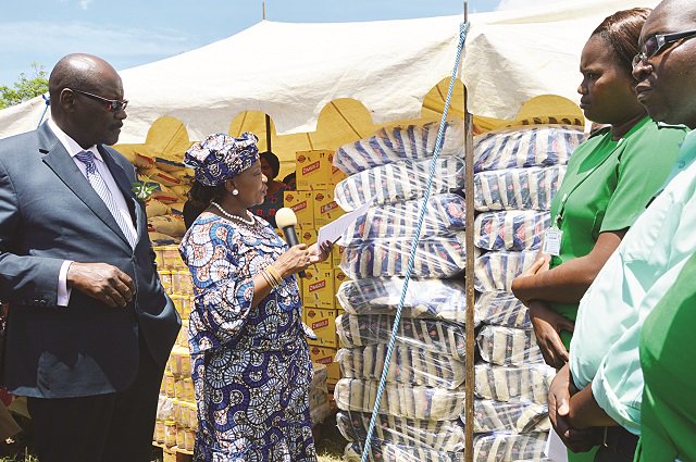 Stop Abusing Health Sector To Score Cheap Political Goals- ZADHR Warns healthtimes.co.zw/2018/03/02/sto… <a href="/MoHCCZim/">Ministry of HealthZW</a> <a href="/CWGH1/">CWGH-Zimbabwe</a> <a href="/hrecentralhosp/">Sally Mugabe Central Hospital</a> <a href="/PGHZIM/">Parirenyatwa Group of Hospitals</a> <a href="/Maronderahosp/">Marondera Hospital</a> <a href="/ZadhrDoctors/">ZADHR_DrsHumanRights</a> <a href="/StarFMNews/">Star FM News</a> <a href="/NewsDayZimbabwe/">NewsDay Zimbabwe</a> <a href="/DailyNewsZim/">@DailyNewsZim</a>