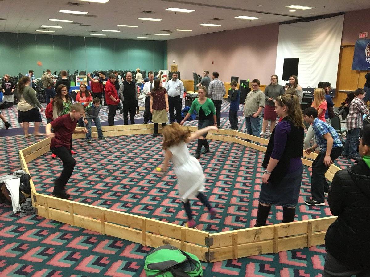 teenspectacular's tweet photo. Amazing activity night at #teenspec18. Skiing, laser tag, tubing, media madness and game time. Lots of fellowship and memories! https://t.co/WNoNztENGJ