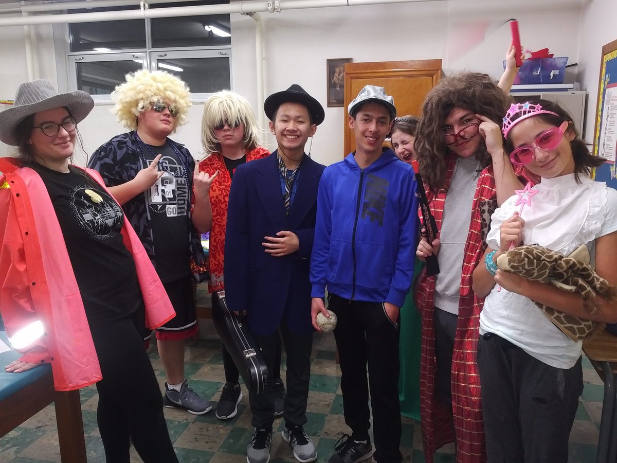 STCTimberwolves's tweet image. Another round of fabulous entertainment LIVE at our Mount Mary Theatre! #TheBusDriver #MountMary2018