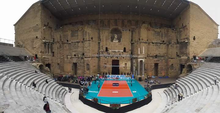 somosvoley_web's tweet photo. Nos dieron ganas de ir al teatro... Buenas noches #Amamoselvoley ❤️🏐 #SVInstantanea https://t.co/LSC0FuTAA6