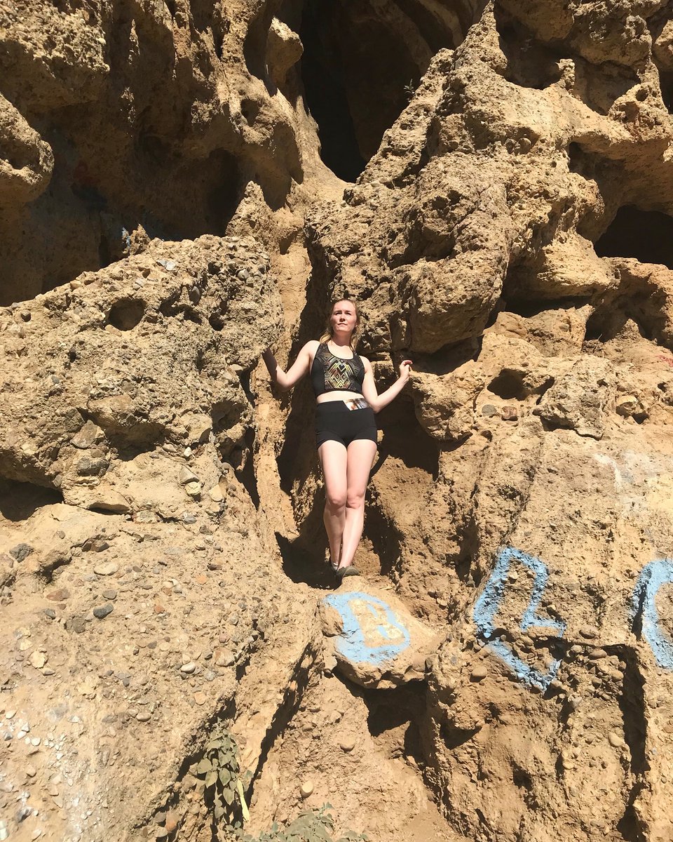 MalorieMackey's tweet photo. Climb every mountain! ⛰💪🏻 #maloriesadventures #maloriemackey #adventure #adventurer #travel #hiking #caveofmunits https://t.co/jrSfMTaGFk