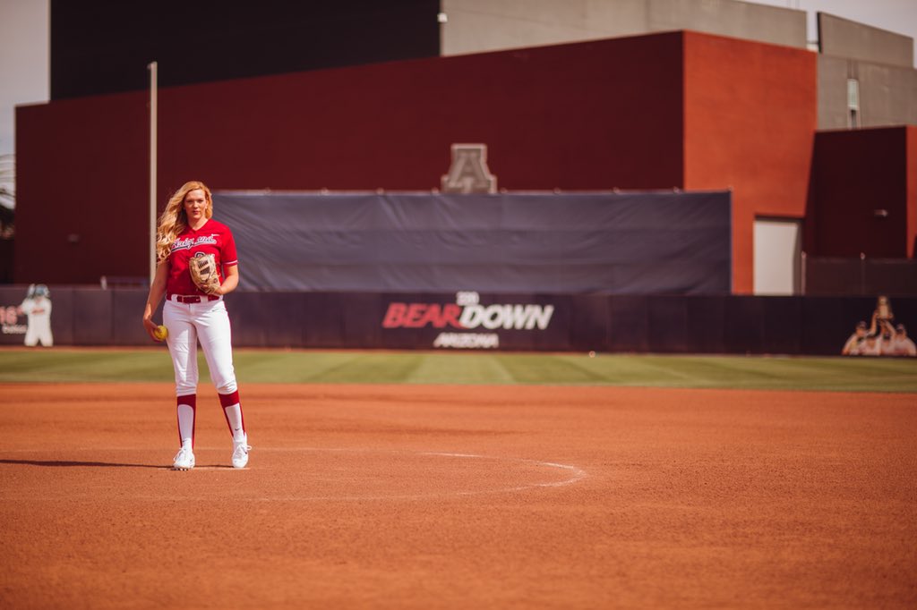 MichelleFloyd13's tweet photo. I’m thrilled to announce I’m taking the mound again. However this time, I’ll be playing for Team Rhea in Caronno Pertusella, Italy starting my pro career in the Italian league. I’m so thankful for this opportunity and can’t wait to take the field! ✌🏼 🇮🇹 ⚾️ https://t.co/nfxMD7nE2P