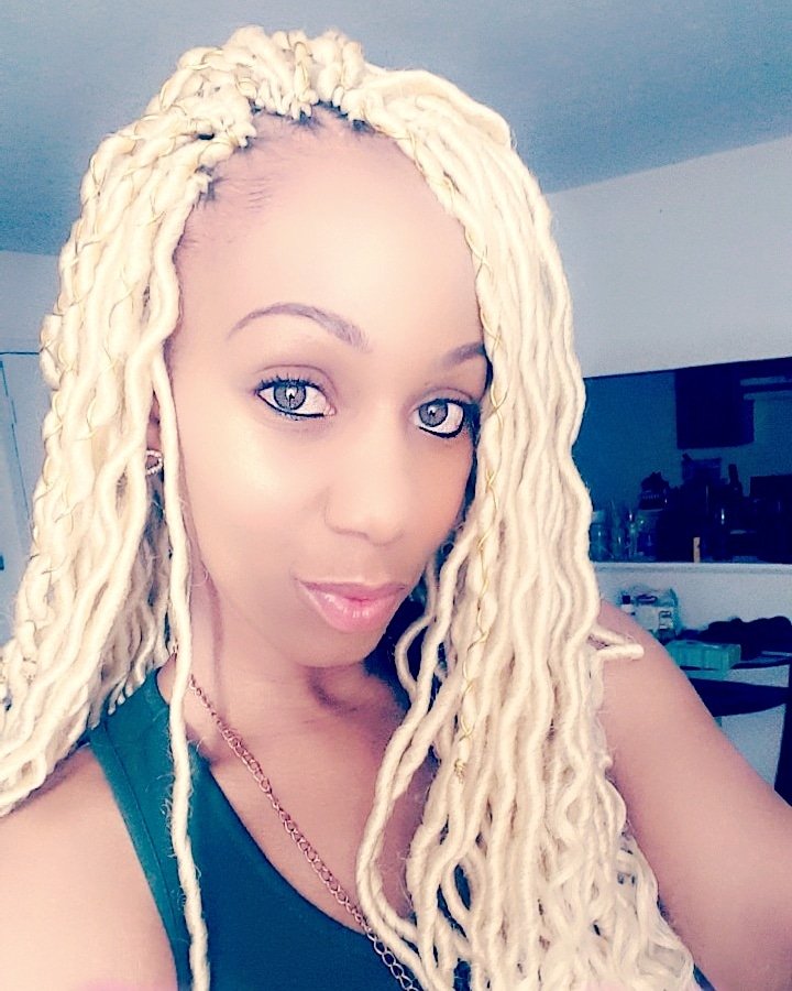 NationalModel86's tweet photo. Bout to paint the town platinum blonde, don't be afraid to speak if you see me😉 https://t.co/srPDapRIs5